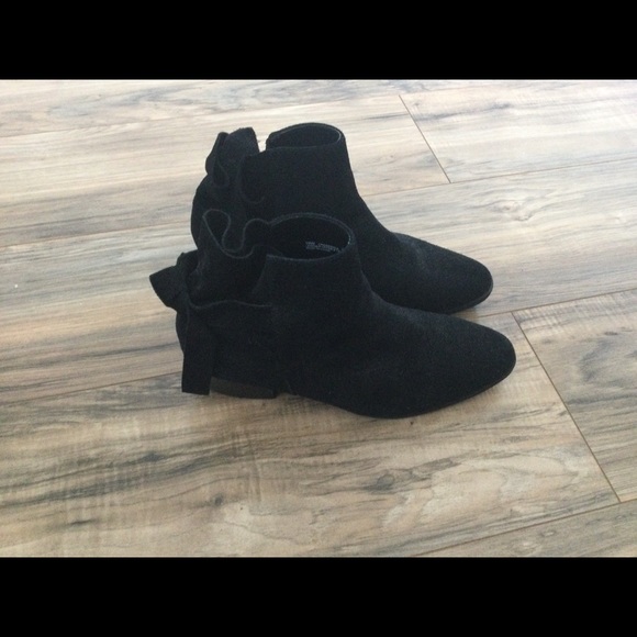 Torrid Black boots with bow detail - Picture 3 of 3